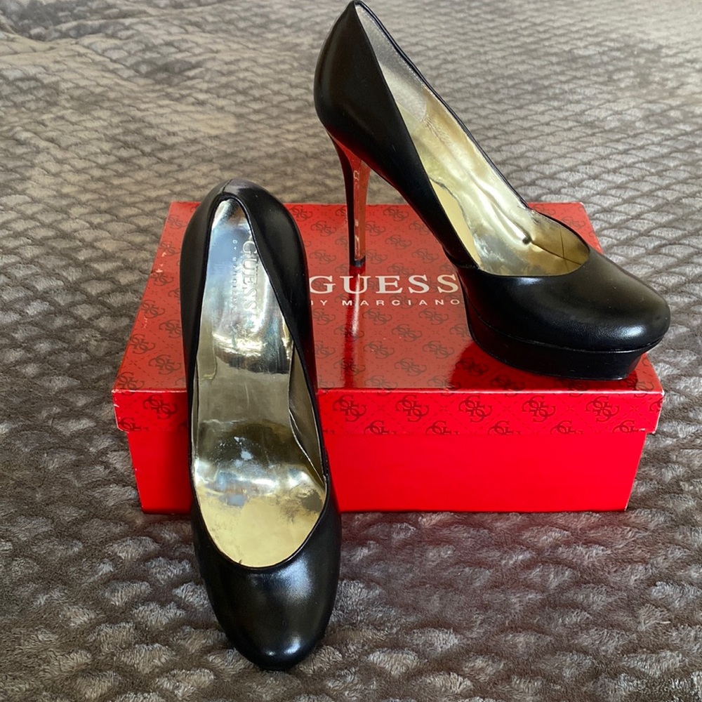 GUESS High Heeled Pumps